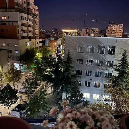Centre Big Art'partment Heart Of The Capital * 티라나