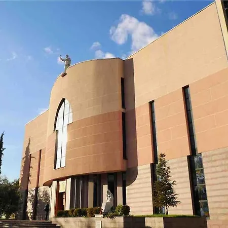 Centre Big Art'partment Heart Of The Capital Apartmán Tirana