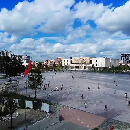 Centre Big Art'partment Heart Of The Capital טיראנה